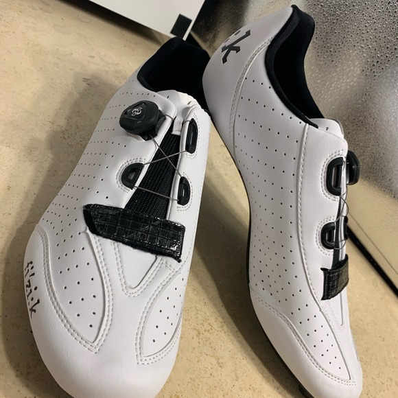 fizik Other - NWT fizik men’s cycling/ racing/ spinning shoes 🚵‍♀️
